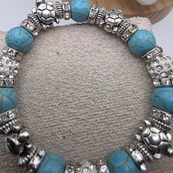 Turquoise and Silver Turtle Charm Bracelet (1304) - Picture 4 of 5